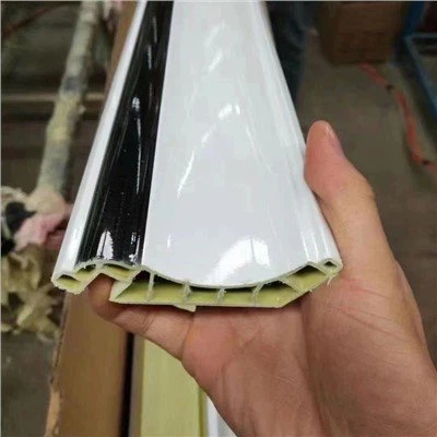 Perfil PVC con Línea Plata